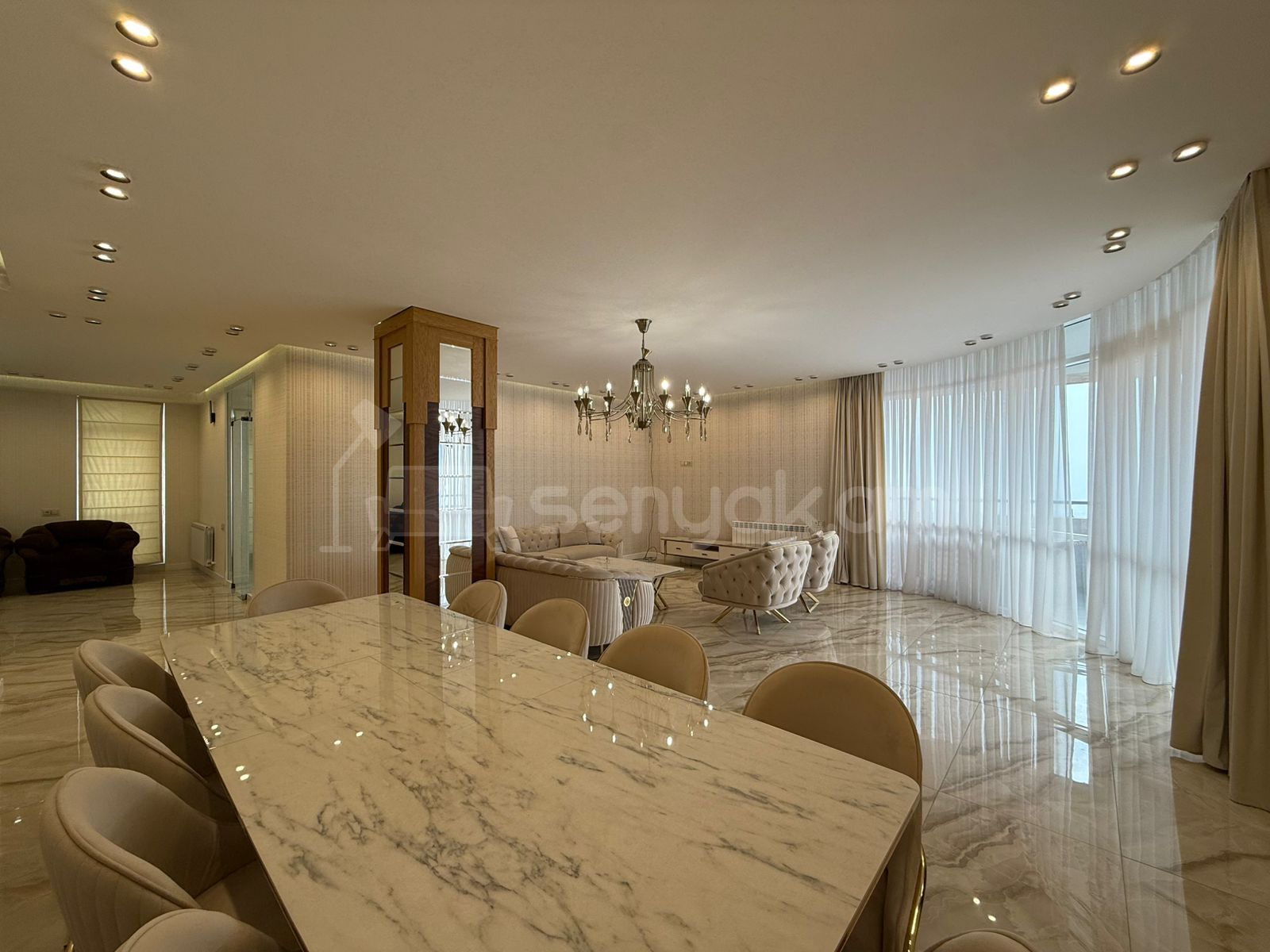 4 Սենյականոց Բնակարան, 300քմ, 15/15 հարկ, Դիզայներական Վերանորոգված, Կահավորված, Արևկող