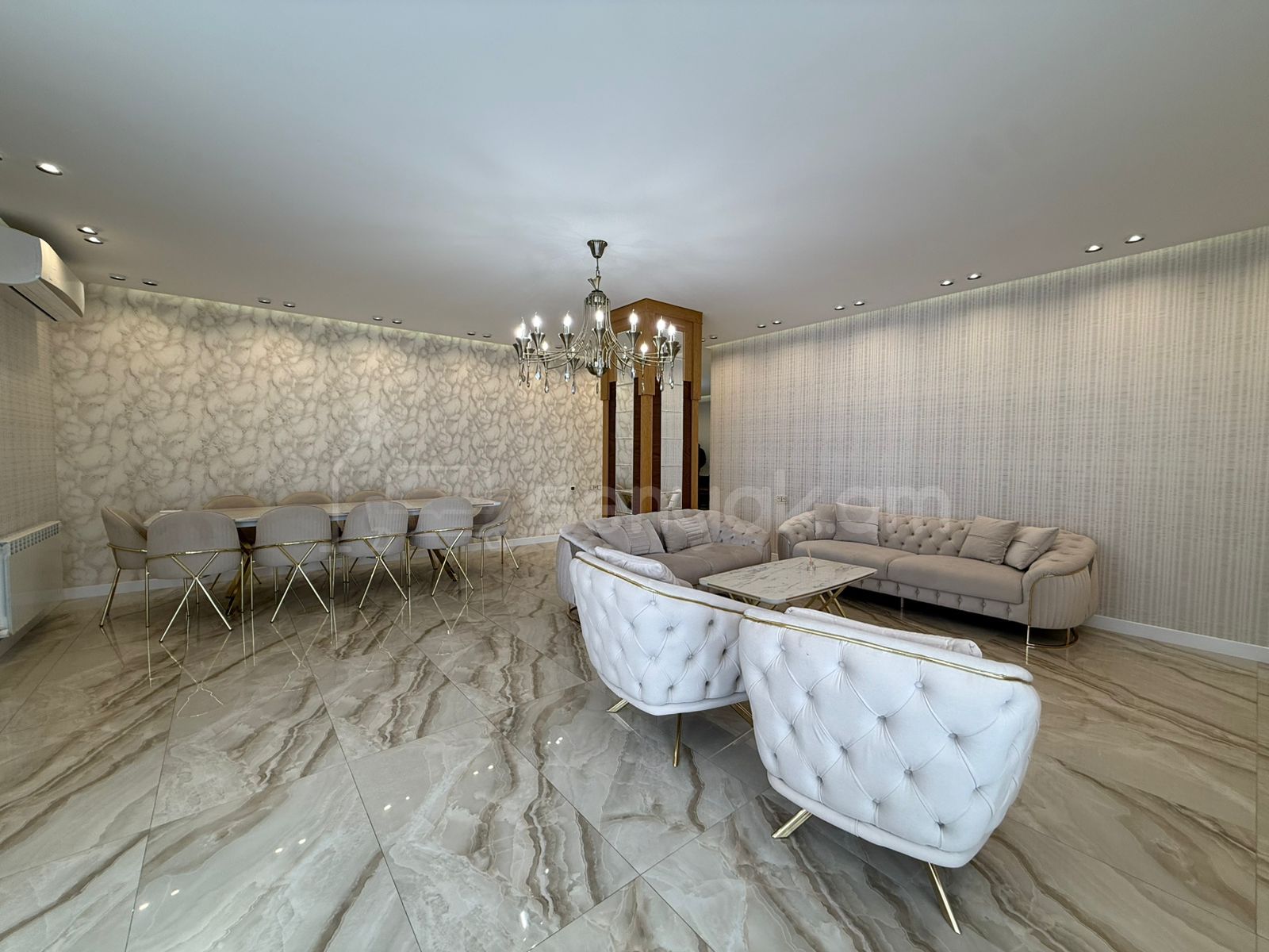 4 Սենյականոց Բնակարան, 300քմ, 15/15 հարկ, Դիզայներական Վերանորոգված, Կահավորված, Արևկող