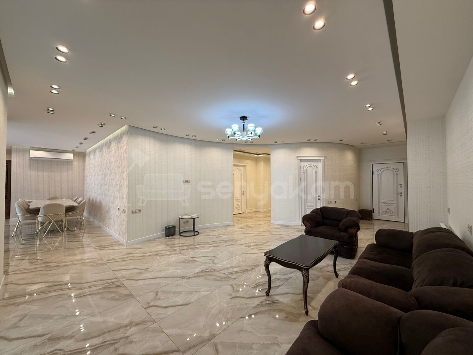 4 Սենյականոց Բնակարան, 300քմ, 15/15 հարկ, Դիզայներական Վերանորոգված, Կահավորված, Արևկող