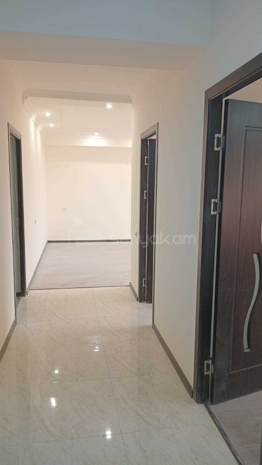 3 Սենյականոց Բնակարան, 74քմ, 1/14 հարկ, Կապիտալ Վերանորոգված