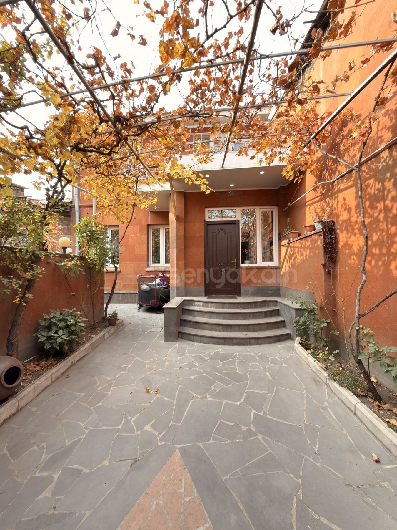 4 Սենյականոց Սեփական Տուն, 151քմ, Կապիտալ Վերանորոգված, Ավտոտնակով