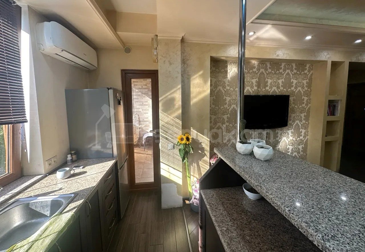 2 Սենյականոց Բնակարան, 50քմ, 3/9 հարկ, Կապիտալ Վերանորոգված