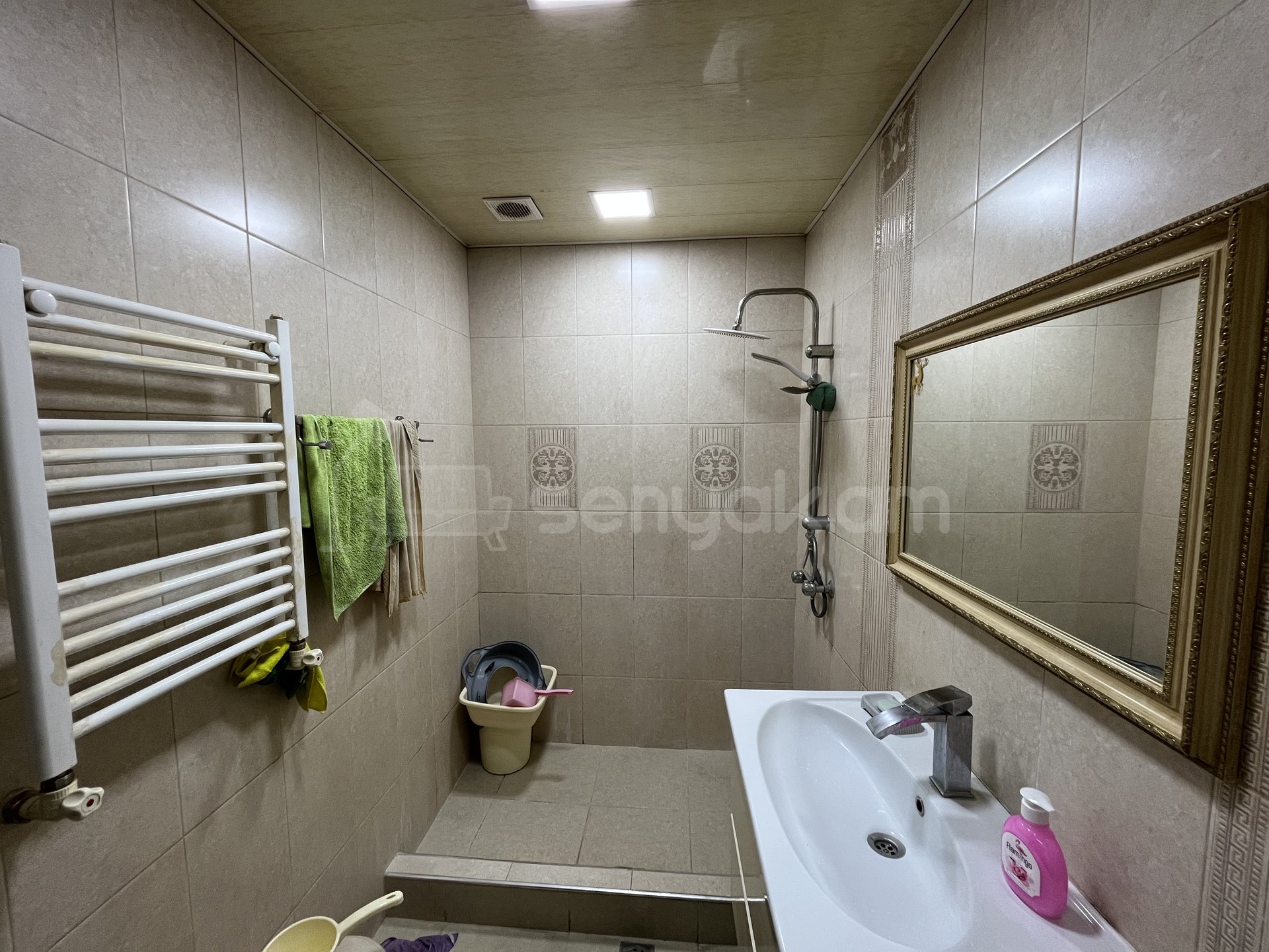 3 Սենյականոց Բնակարան Քարե Շենքում, 82քմ, 2/5 հարկ, Կապիտալ Վերանորոգված