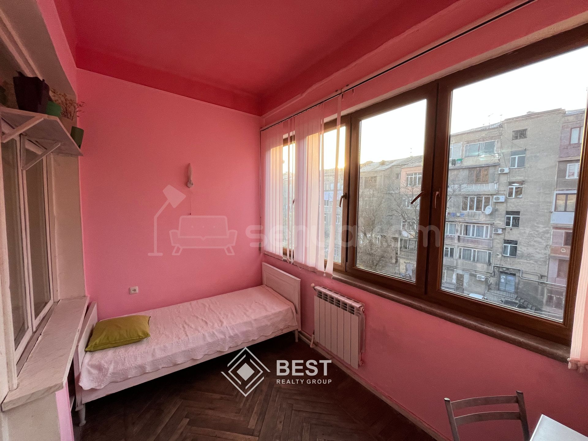 3 Սենյականոց Բնակարան Քարե Շենքում, 68քմ, 4/5 հարկ, Նորմալ Վիճակում, Կահավորված, Արևկող