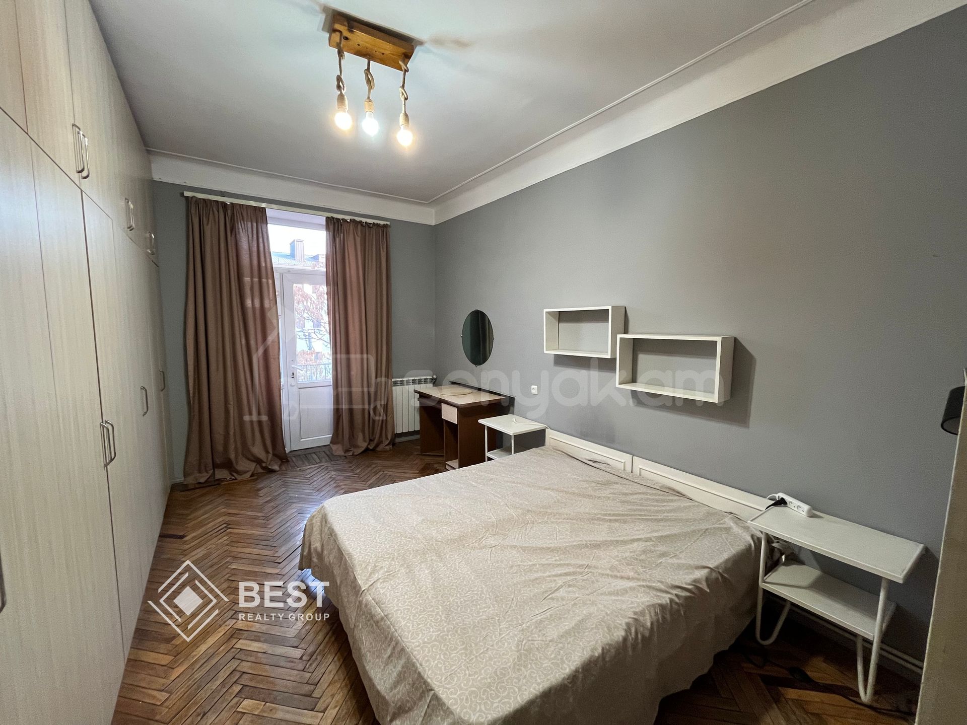 3 Սենյականոց Բնակարան Քարե Շենքում, 68քմ, 4/5 հարկ, Նորմալ Վիճակում, Կահավորված, Արևկող