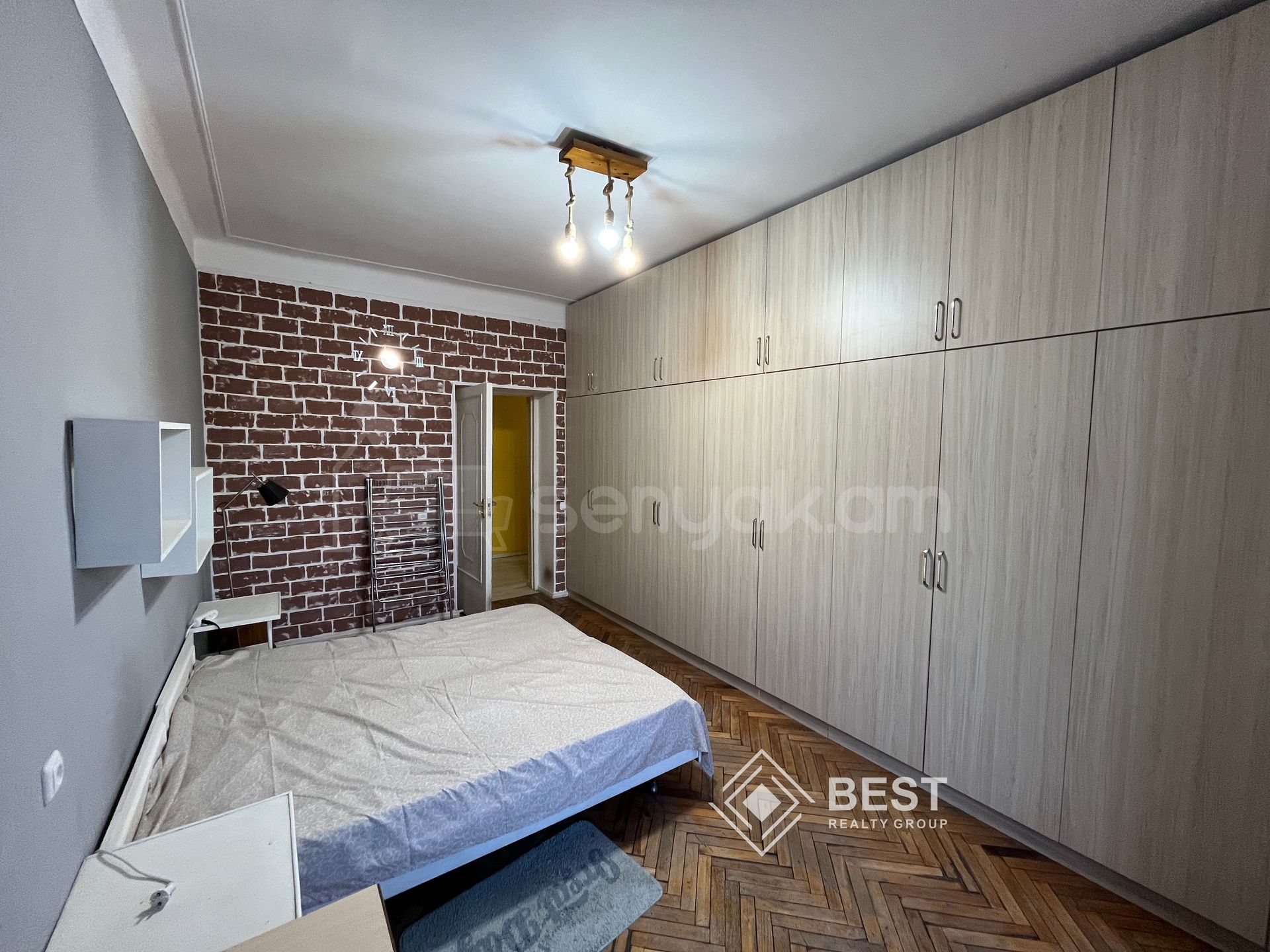 3 Սենյականոց Բնակարան Քարե Շենքում, 68քմ, 4/5 հարկ, Նորմալ Վիճակում, Կահավորված, Արևկող