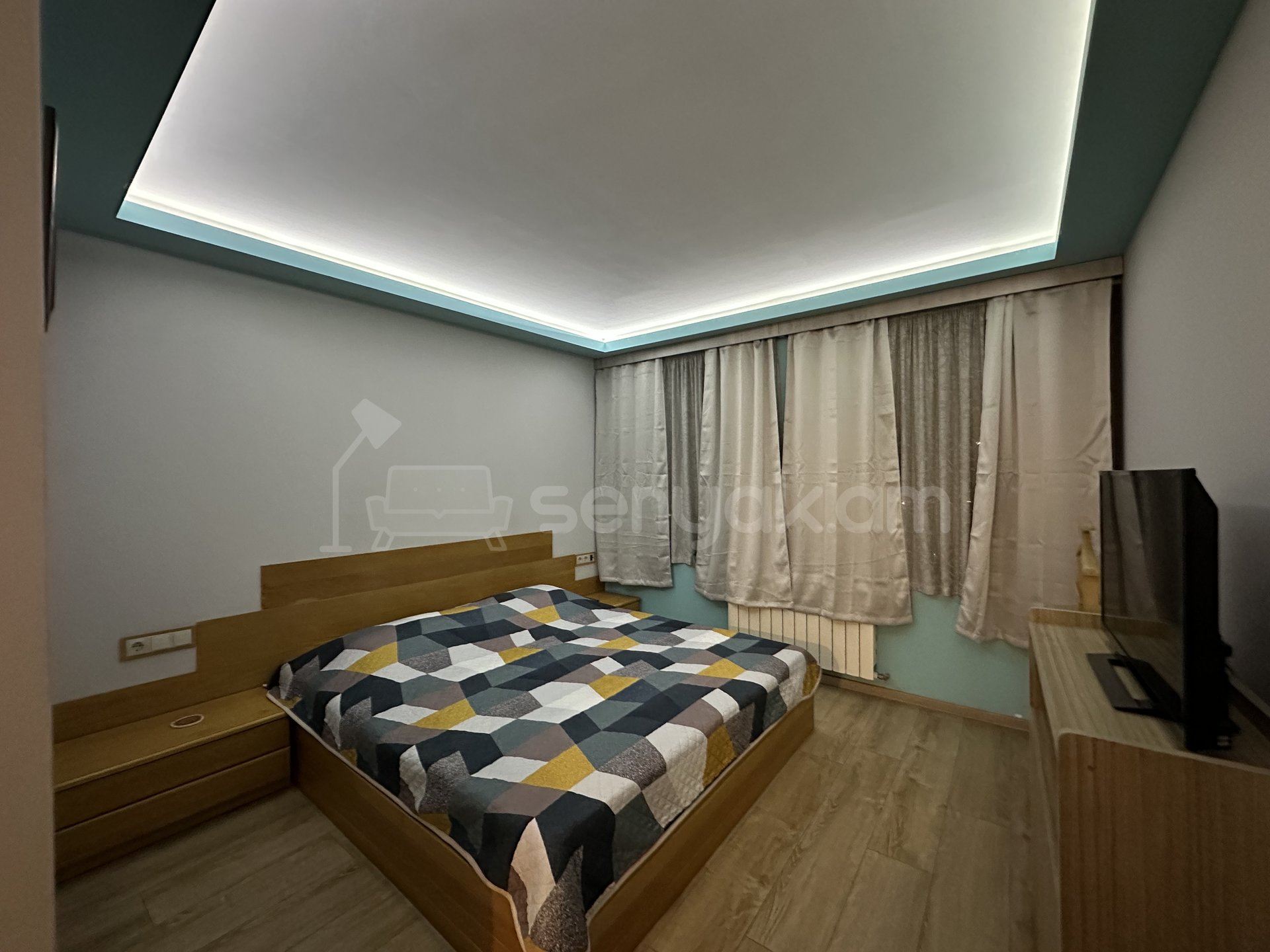 5 Սենյականոց Բնակարան, 235քմ, 5/10 հարկ, Կապիտալ Վերանորոգված, Կահավորված, Արևկող