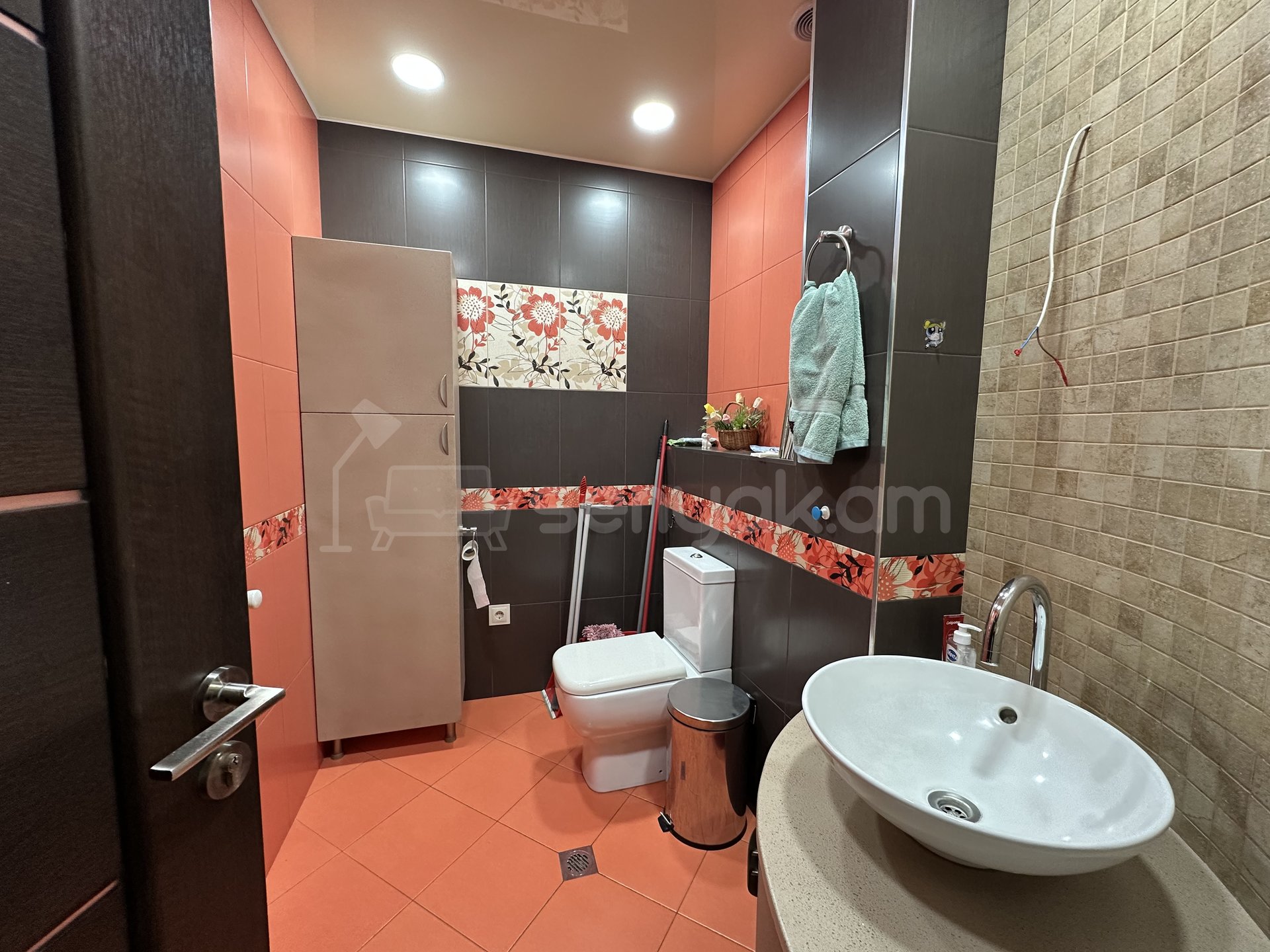 5 Սենյականոց Բնակարան, 235քմ, 5/10 հարկ, Կապիտալ Վերանորոգված, Կահավորված, Արևկող