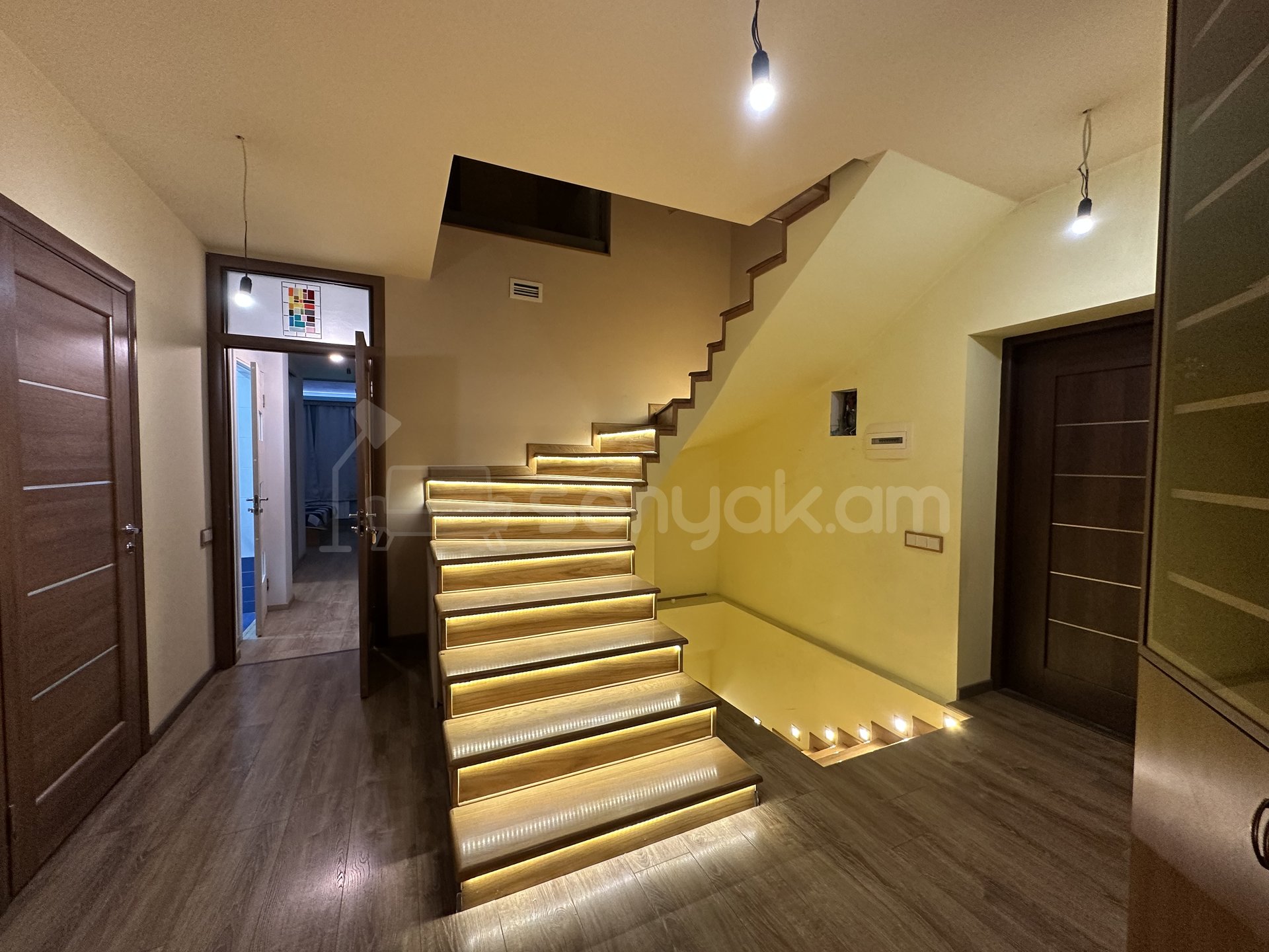 Օֆիսային Տարածք, 235քմ, Կապիտալ Վերանորոգված