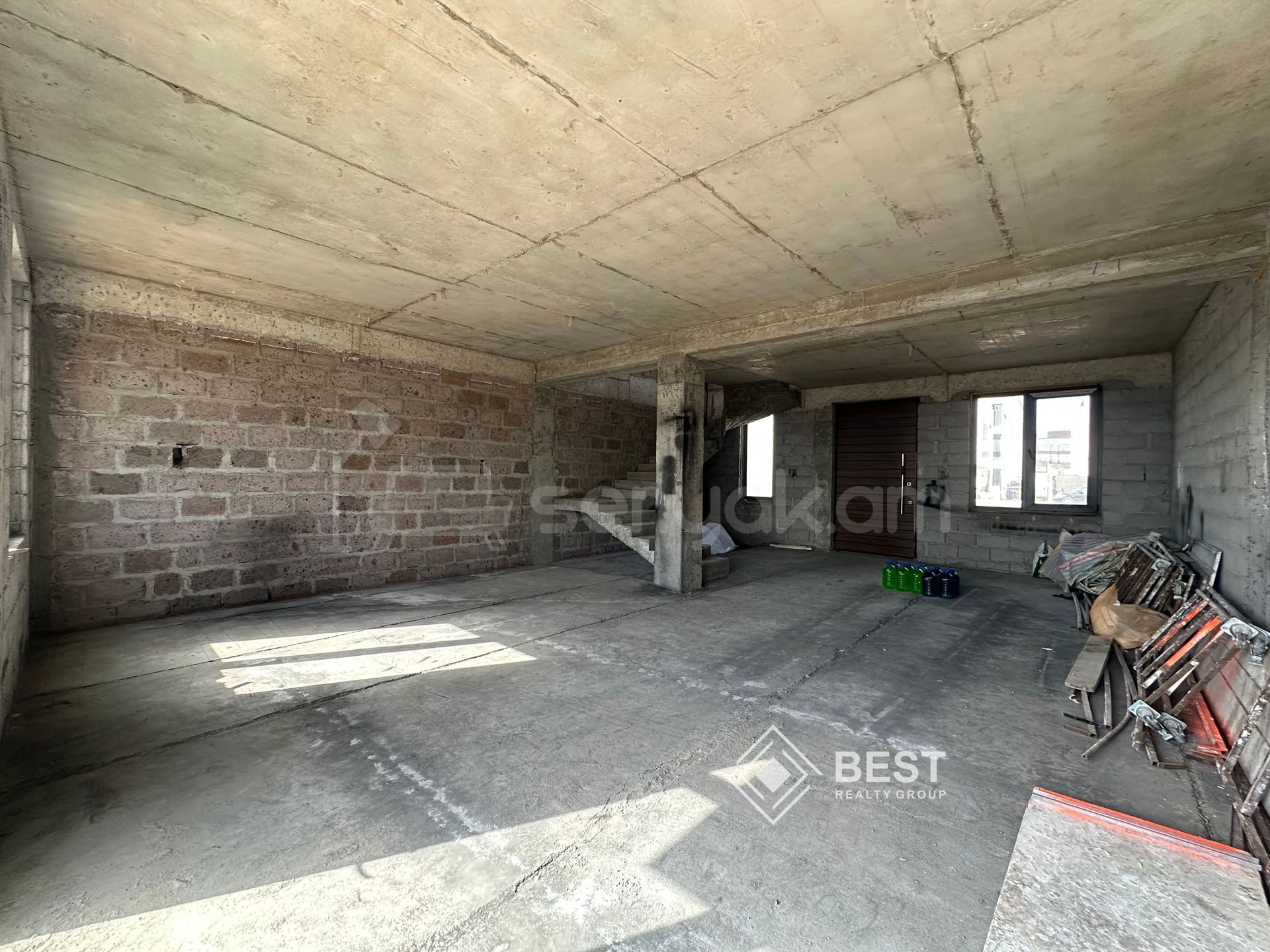 5 Սենյականոց Առանձնատուն, 220քմ