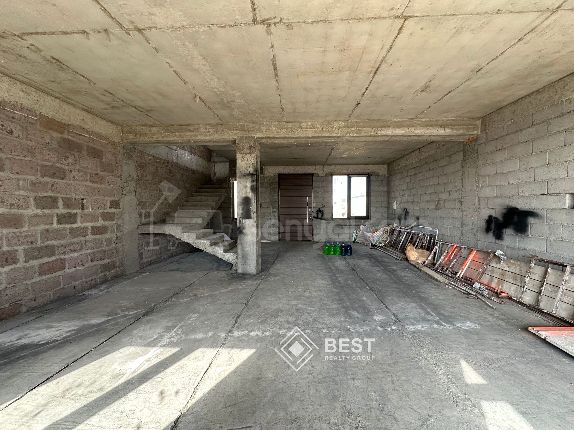 5 Սենյականոց Առանձնատուն, 220քմ