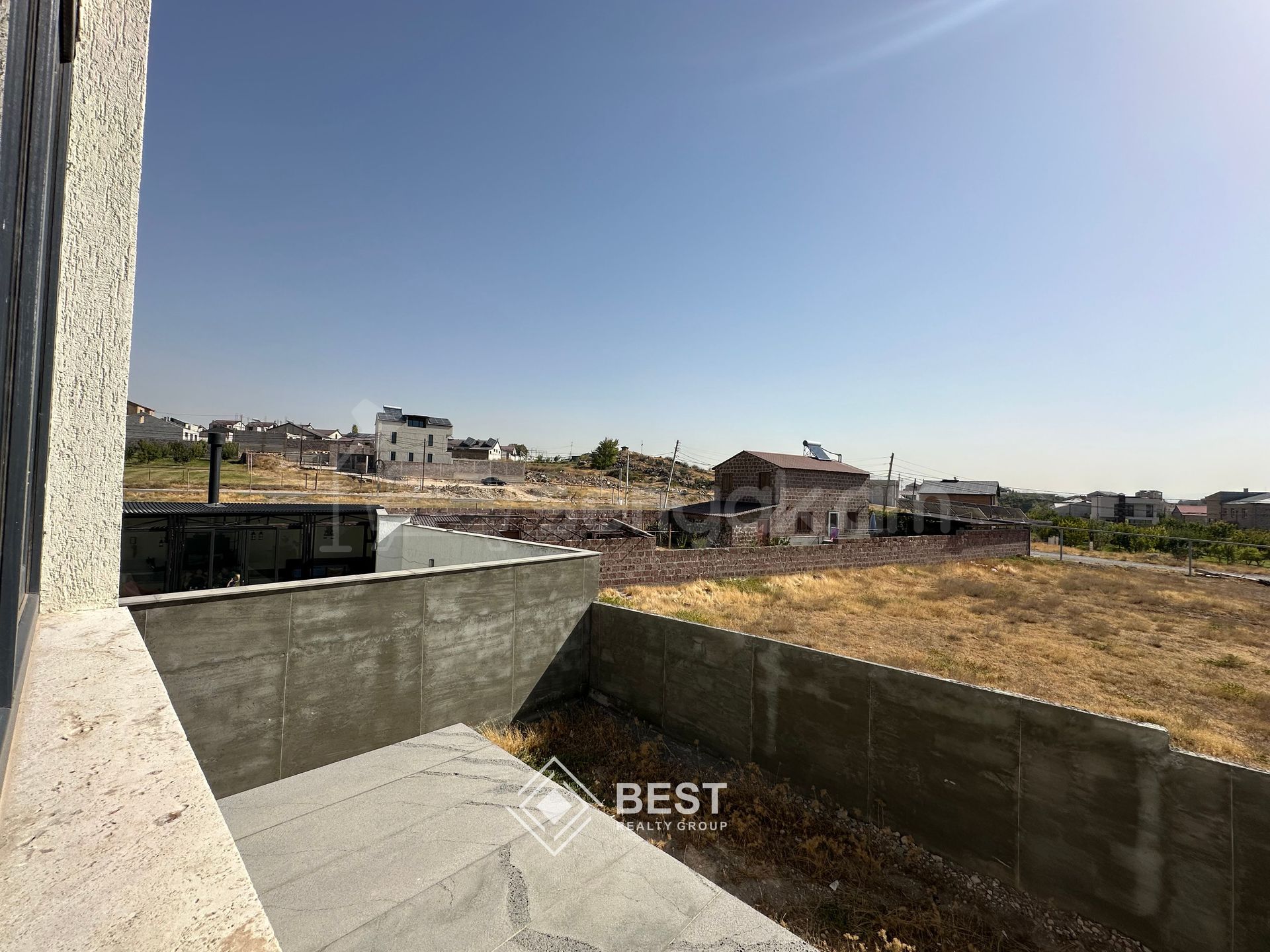 5 Սենյականոց Առանձնատուն, 220քմ