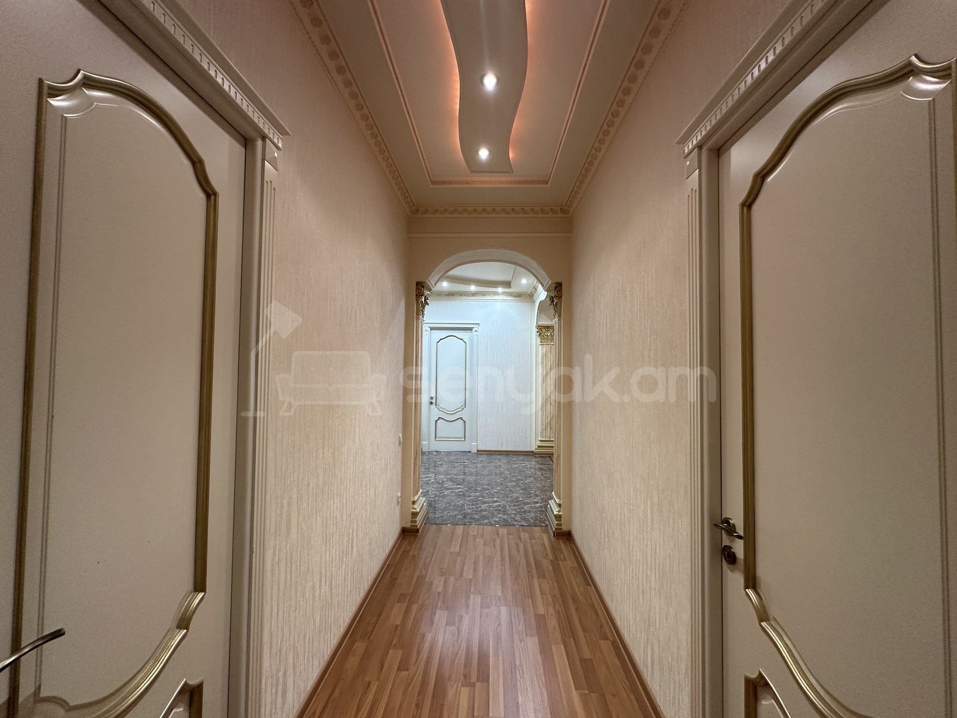 4 Սենյականոց Բնակարան Նորակառույցում, 201քմ, 6/15 հարկ, Դիզայներական Վերանորոգված, Կահավորված