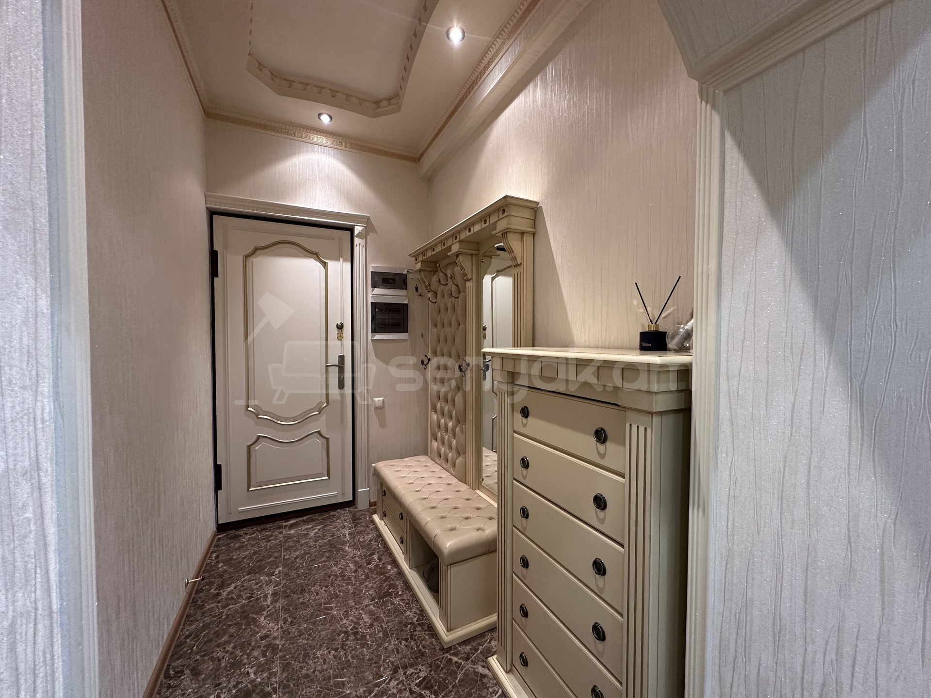 4 Սենյականոց Բնակարան Նորակառույցում, 201քմ, 6/15 հարկ, Դիզայներական Վերանորոգված, Կահավորված