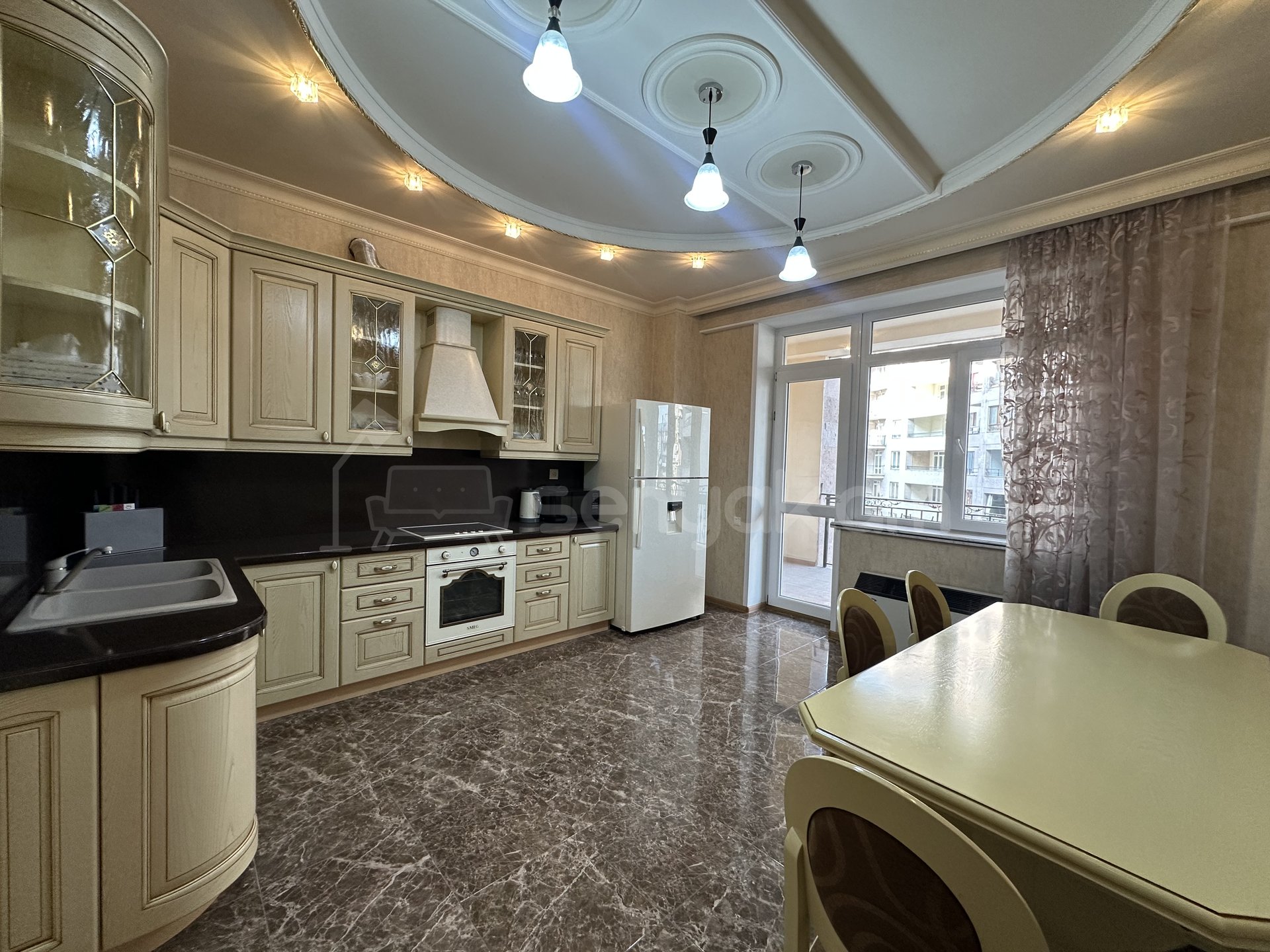 4 Սենյականոց Բնակարան Նորակառույցում, 201քմ, 6/15 հարկ, Դիզայներական Վերանորոգված, Կահավորված