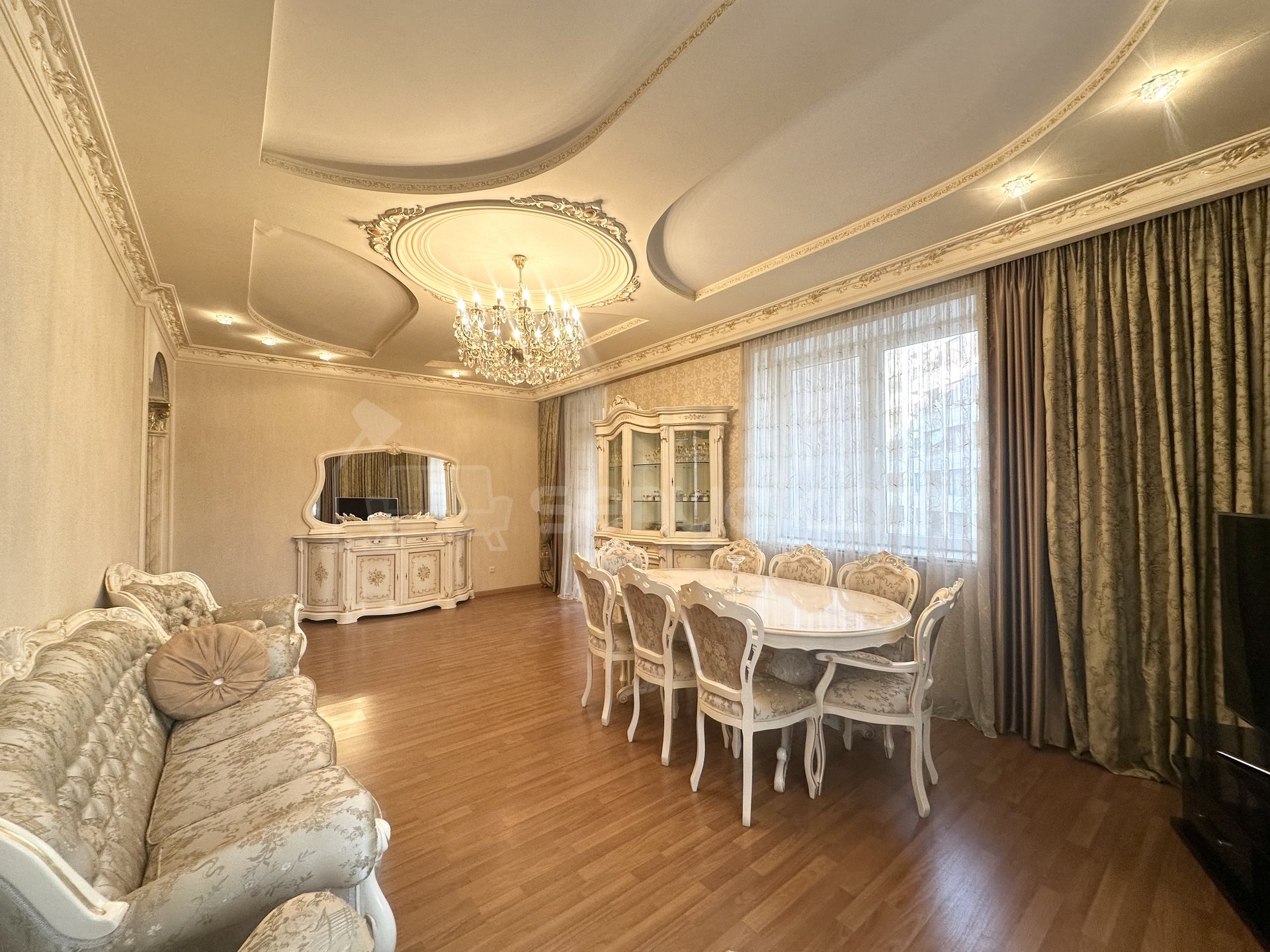 4 Սենյականոց Բնակարան Նորակառույցում, 201քմ, 6/15 հարկ, Դիզայներական Վերանորոգված, Կահավորված