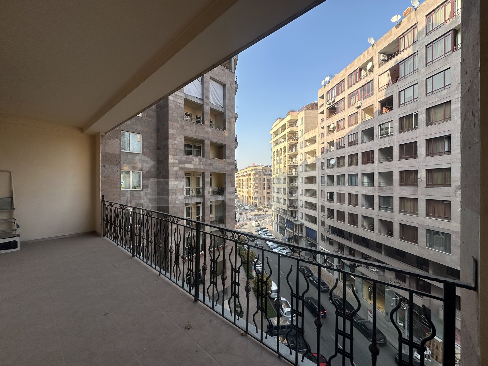 4 Սենյականոց Բնակարան Նորակառույցում, 201քմ, 6/15 հարկ, Դիզայներական Վերանորոգված, Կահավորված