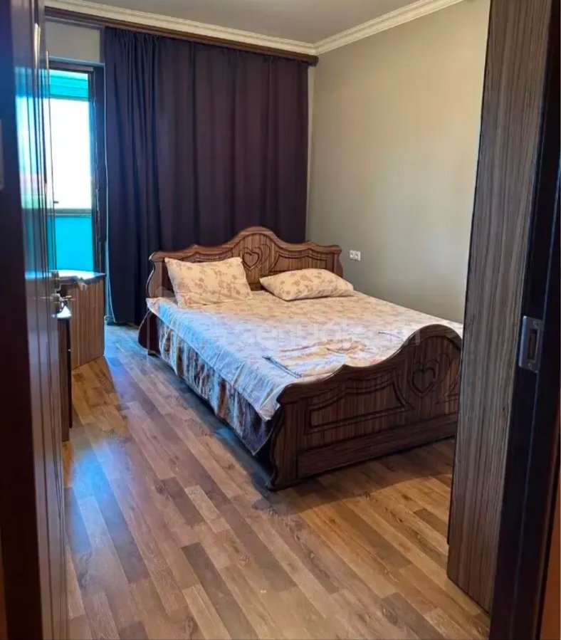 3 Սենյականոց Բնակարան, 90քմ, 3/9 հարկ, Նորմալ Վիճակում, Կահավորված