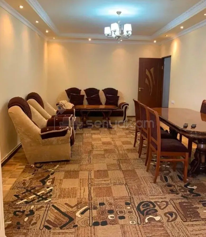 3 Սենյականոց Բնակարան, 90քմ, 3/9 հարկ, Նորմալ Վիճակում, Կահավորված