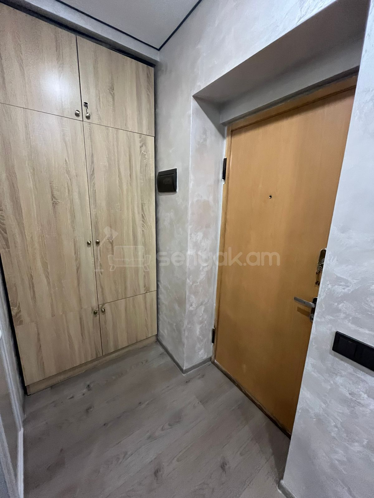 1 Սենյականոց Բնակարան, 45քմ, 2/5 հարկ, Դիզայներական Վերանորոգված