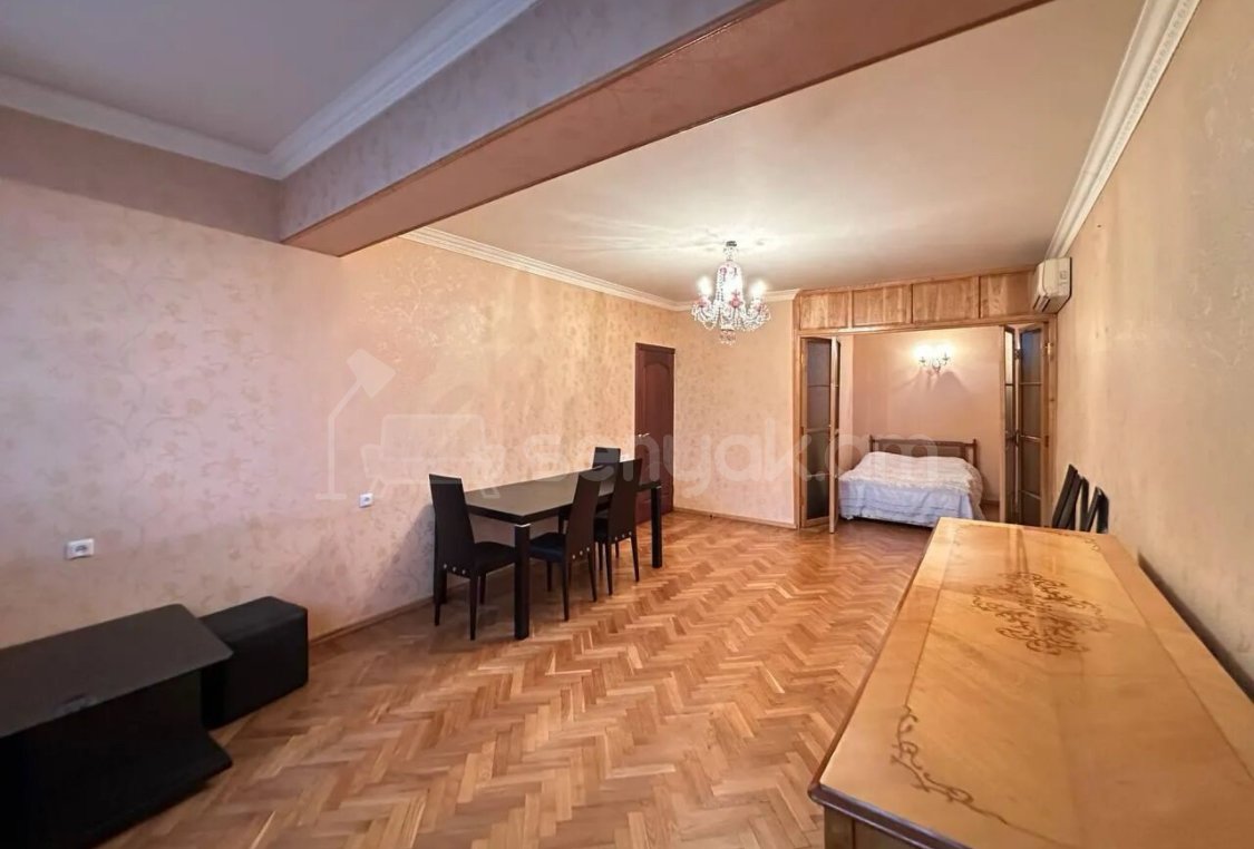 2 Սենյականոց Բնակարան Քարե Շենքում, 68քմ, 5/5 հարկ, Նորմալ Վիճակում, Կահավորված