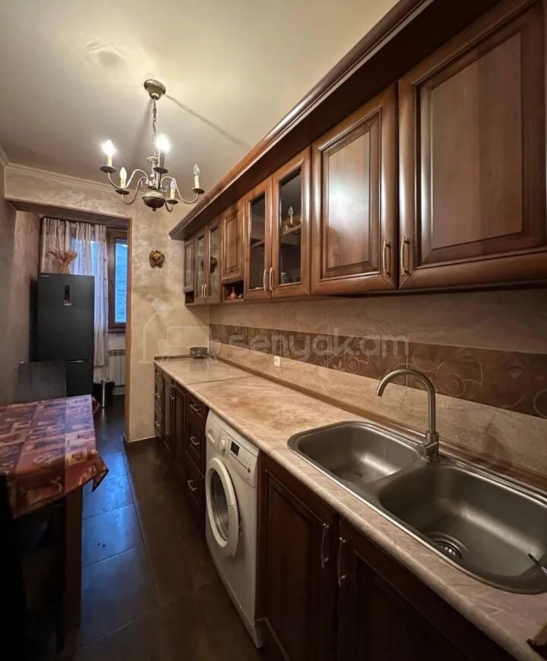 2 Սենյականոց Բնակարան Քարե Շենքում, 68քմ, 5/5 հարկ, Նորմալ Վիճակում, Կահավորված