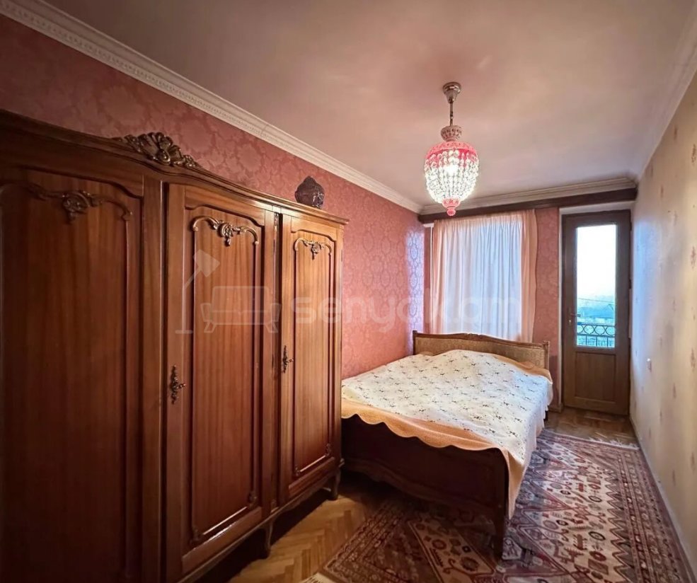 2 Սենյականոց Բնակարան Քարե Շենքում, 68քմ, 5/5 հարկ, Նորմալ Վիճակում, Կահավորված