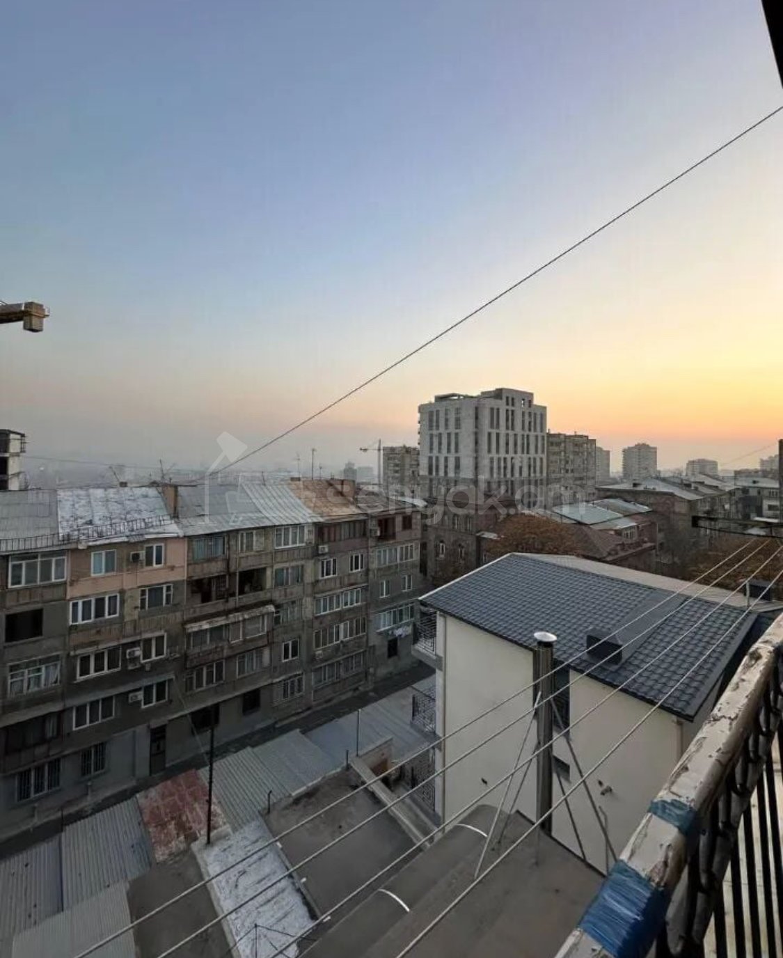 2 Սենյականոց Բնակարան Քարե Շենքում, 68քմ, 5/5 հարկ, Նորմալ Վիճակում, Կահավորված