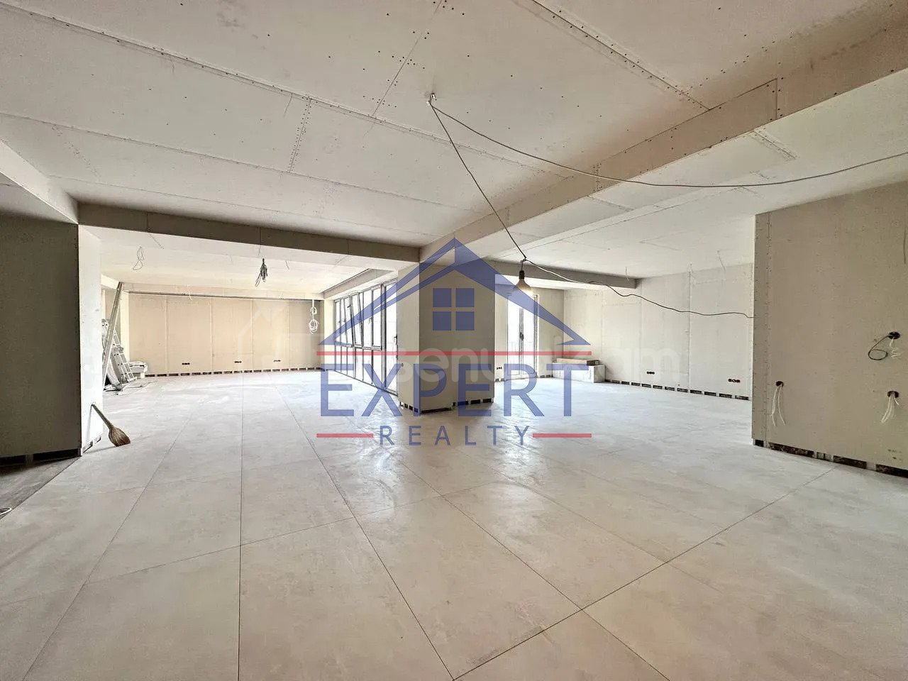 Նորակառույց Օֆիսային Տարածք, 152քմ