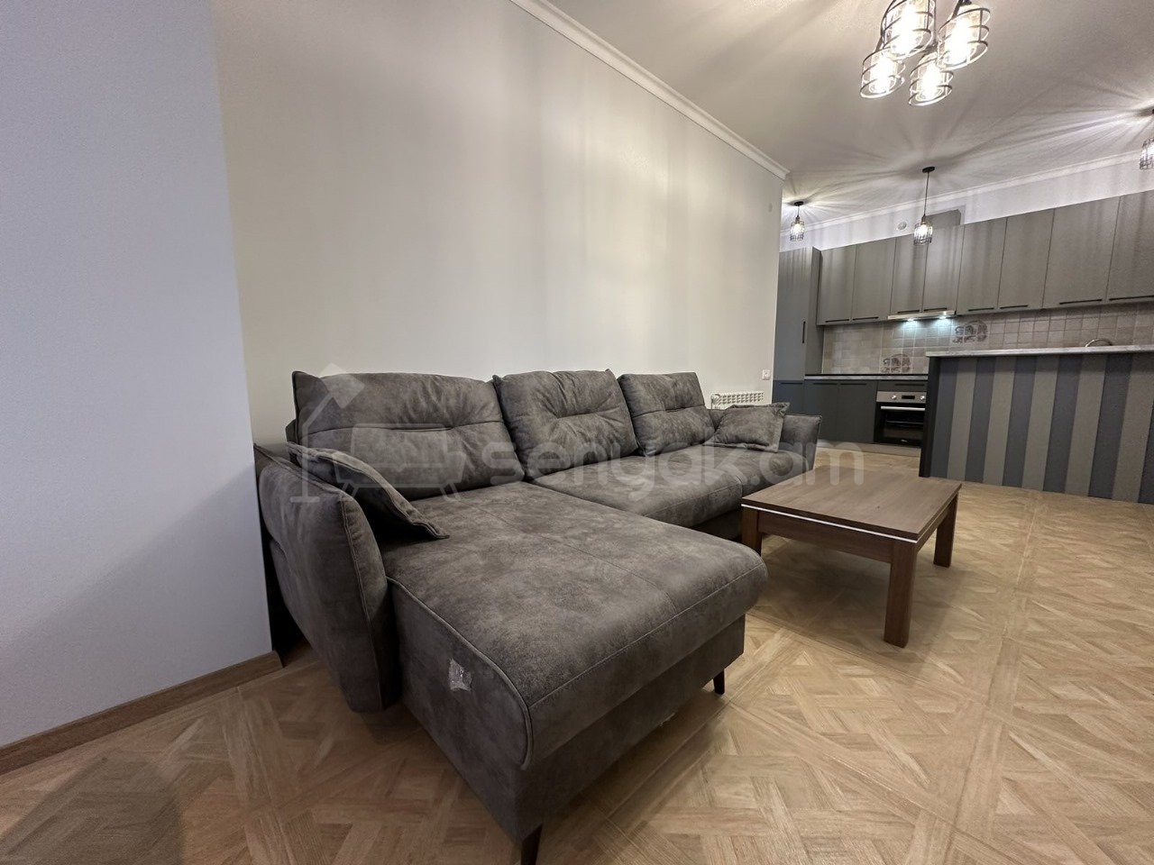 2 Սենյականոց Բնակարան, 65քմ, 13/15 հարկ, Կապիտալ Վերանորոգված, Կահավորված, Արևկող