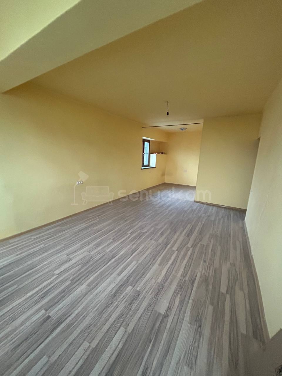 2 Սենյականոց Բնակարան Քարե Շենքում, 50քմ, 5/5 հարկ, Կապիտալ Վերանորոգված, Արևկող