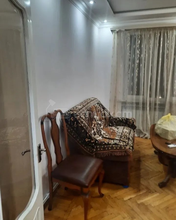 3 Սենյականոց Բնակարան, 70քմ, 3/9 հարկ, Նորմալ Վիճակում, Կահավորված