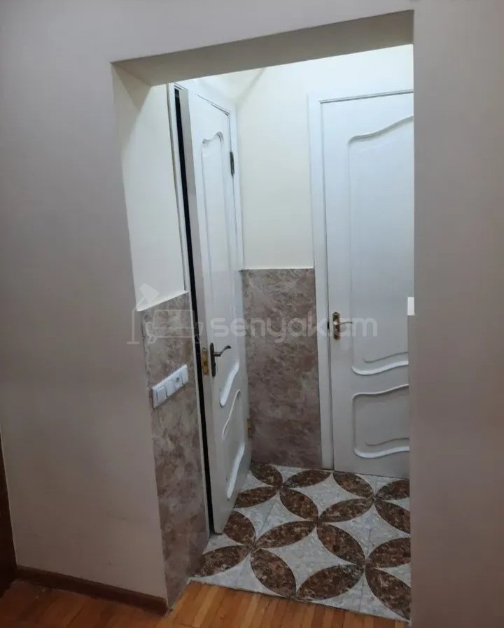 3 Սենյականոց Բնակարան, 70քմ, 3/9 հարկ, Նորմալ Վիճակում, Կահավորված