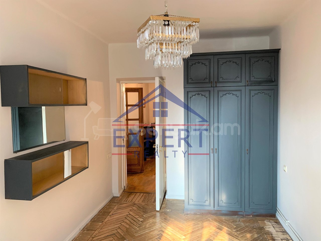 3 Սենյականոց Բնակարան Քարե Շենքում, 70քմ, 5/5 հարկ, Կոսմետիկ Վերանորոգված, Կահավորված