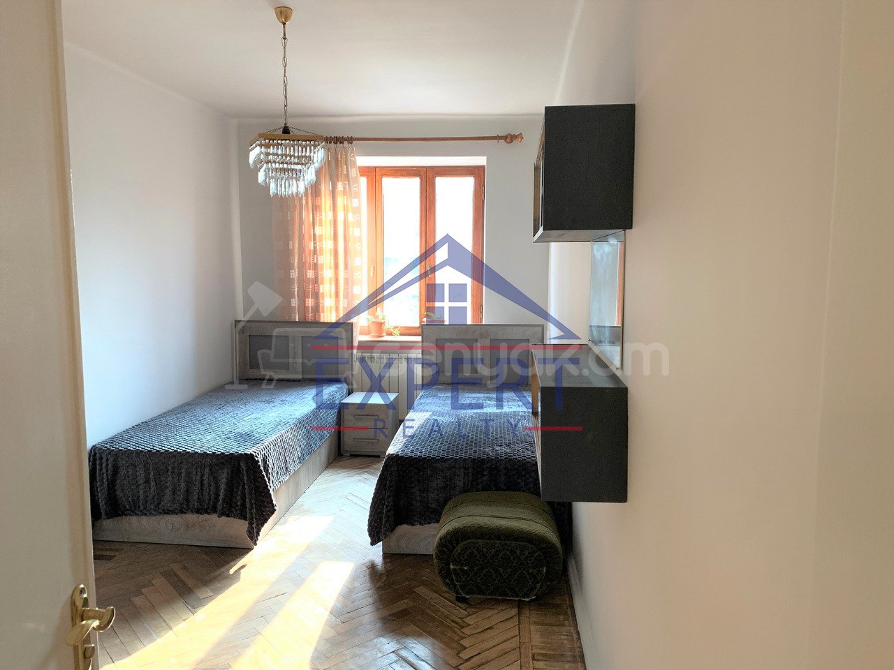 3 Սենյականոց Բնակարան Քարե Շենքում, 70քմ, 5/5 հարկ, Կոսմետիկ Վերանորոգված, Կահավորված