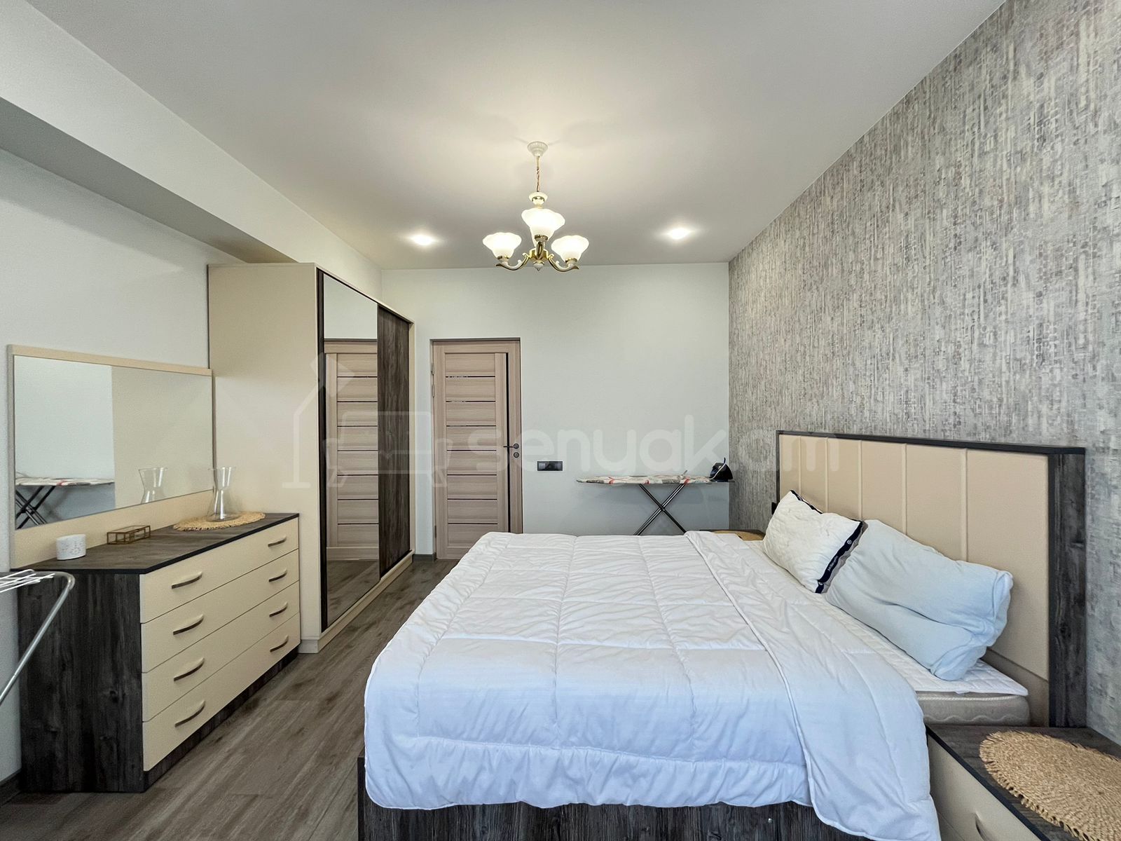 3 Սենյականոց Բնակարան, 92քմ, 9/9 հարկ, Կապիտալ Վերանորոգված, Կահավորված, Արևկող