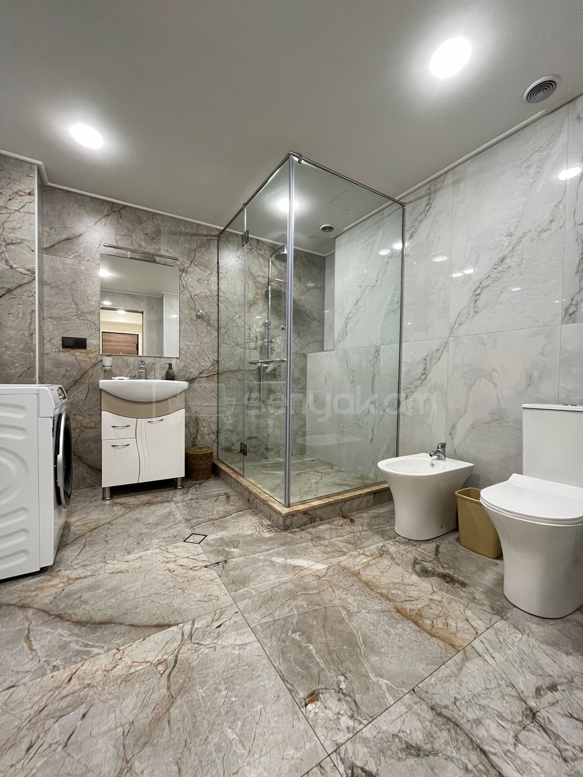 3 Սենյականոց Բնակարան, 92քմ, 9/9 հարկ, Կապիտալ Վերանորոգված, Կահավորված, Արևկող