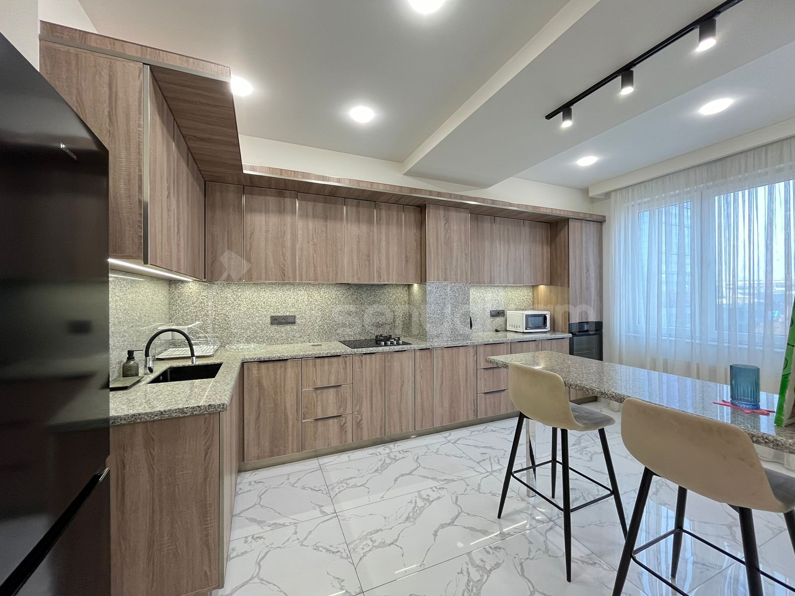 3 Սենյականոց Բնակարան, 92քմ, 9/9 հարկ, Կապիտալ Վերանորոգված, Կահավորված, Արևկող