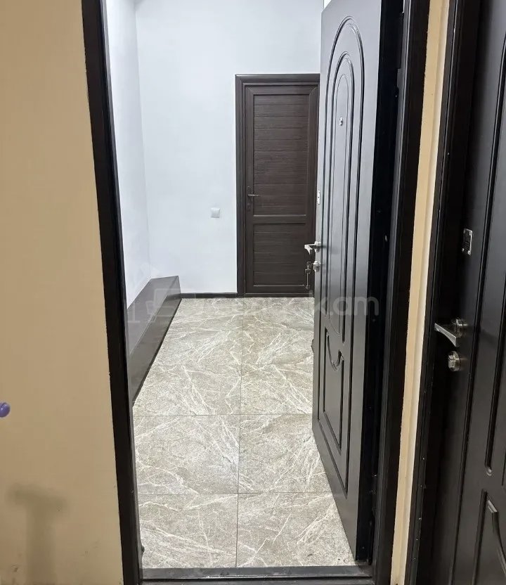 2 Սենյականոց Բնակարան Քարե Շենքում, 52քմ, 3/5 հարկ, Նորմալ Վիճակում, Կահավորված