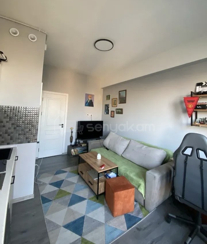 2 Սենյականոց Բնակարան, 50քմ, 3/9 հարկ, Կապիտալ Վերանորոգված, Կահավորված, Արևկող