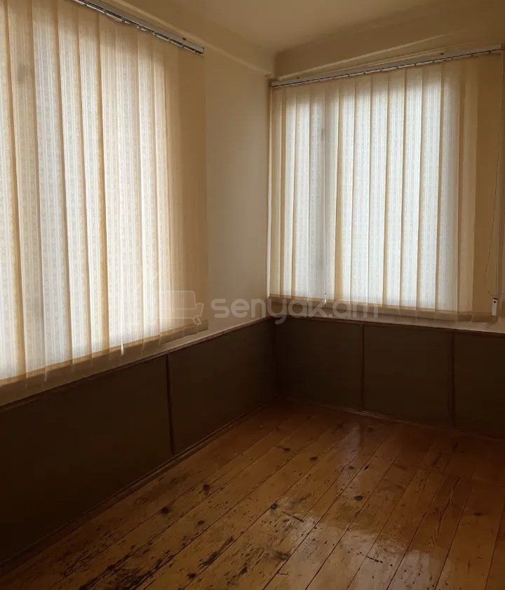 2 Սենյականոց Բնակարան Քարե Շենքում, 58քմ, 5/5 հարկ, Նորմալ Վիճակում, Կահավորված, Արևկող