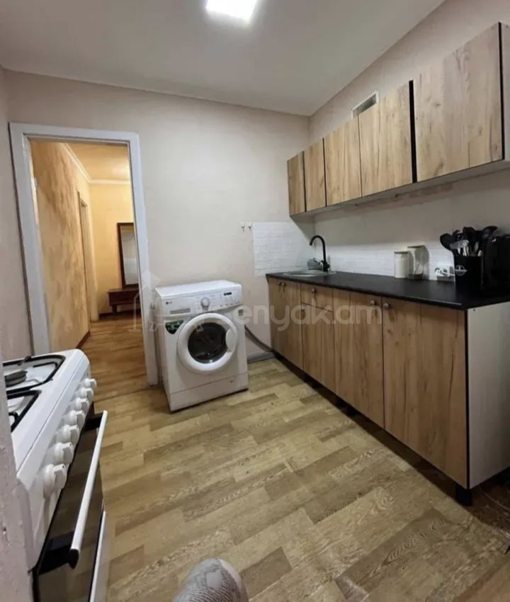 3 Սենյականոց Բնակարան Քարե Շենքում, 58քմ, 3/5 հարկ, Կապիտալ Վերանորոգված, Կահավորված, Արևկող