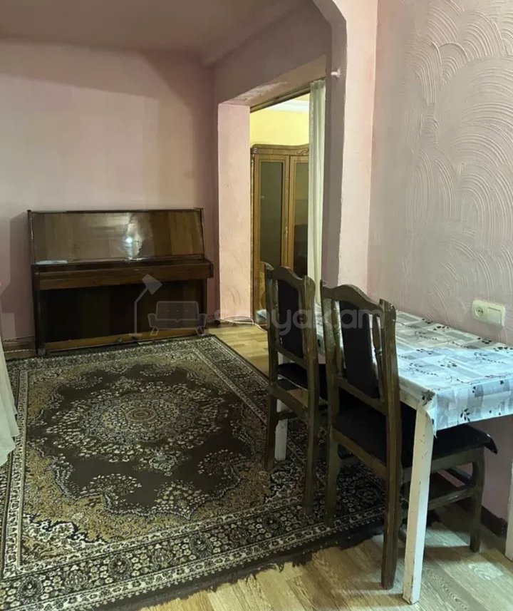 3 Սենյականոց Բնակարան Քարե Շենքում, 58քմ, 3/5 հարկ, Կապիտալ Վերանորոգված, Կահավորված, Արևկող