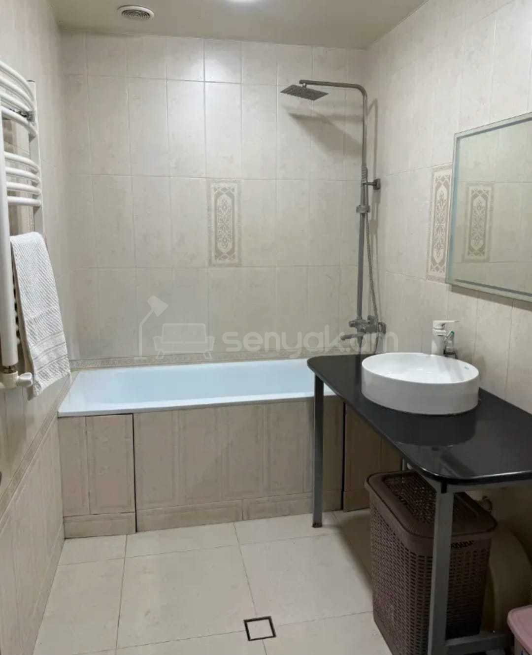 3 Սենյականոց Բնակարան Քարե Շենքում, 75քմ, 1/4 հարկ, Դիզայներական Վերանորոգված