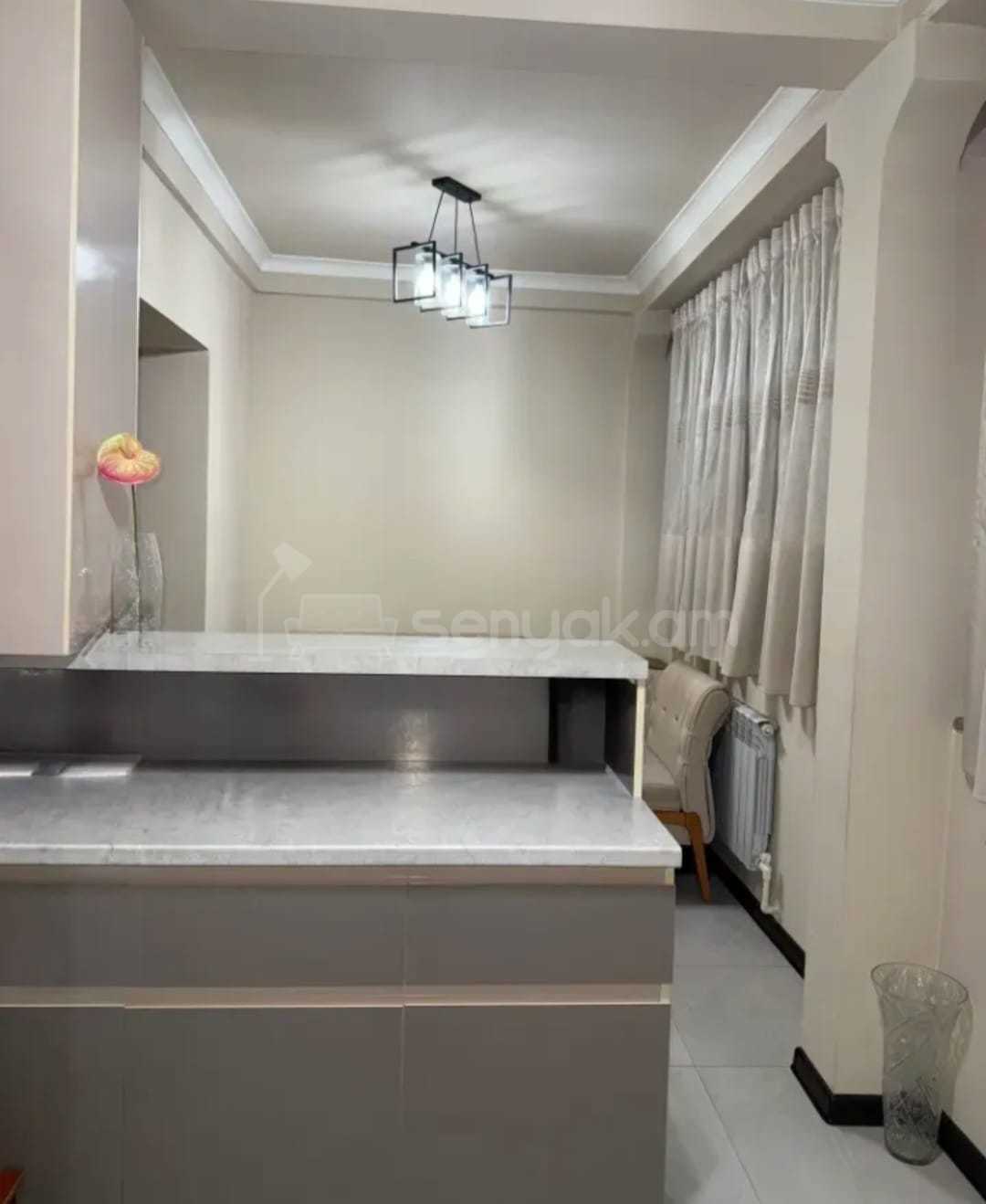 3 Սենյականոց Բնակարան Քարե Շենքում, 75քմ, 1/4 հարկ, Դիզայներական Վերանորոգված