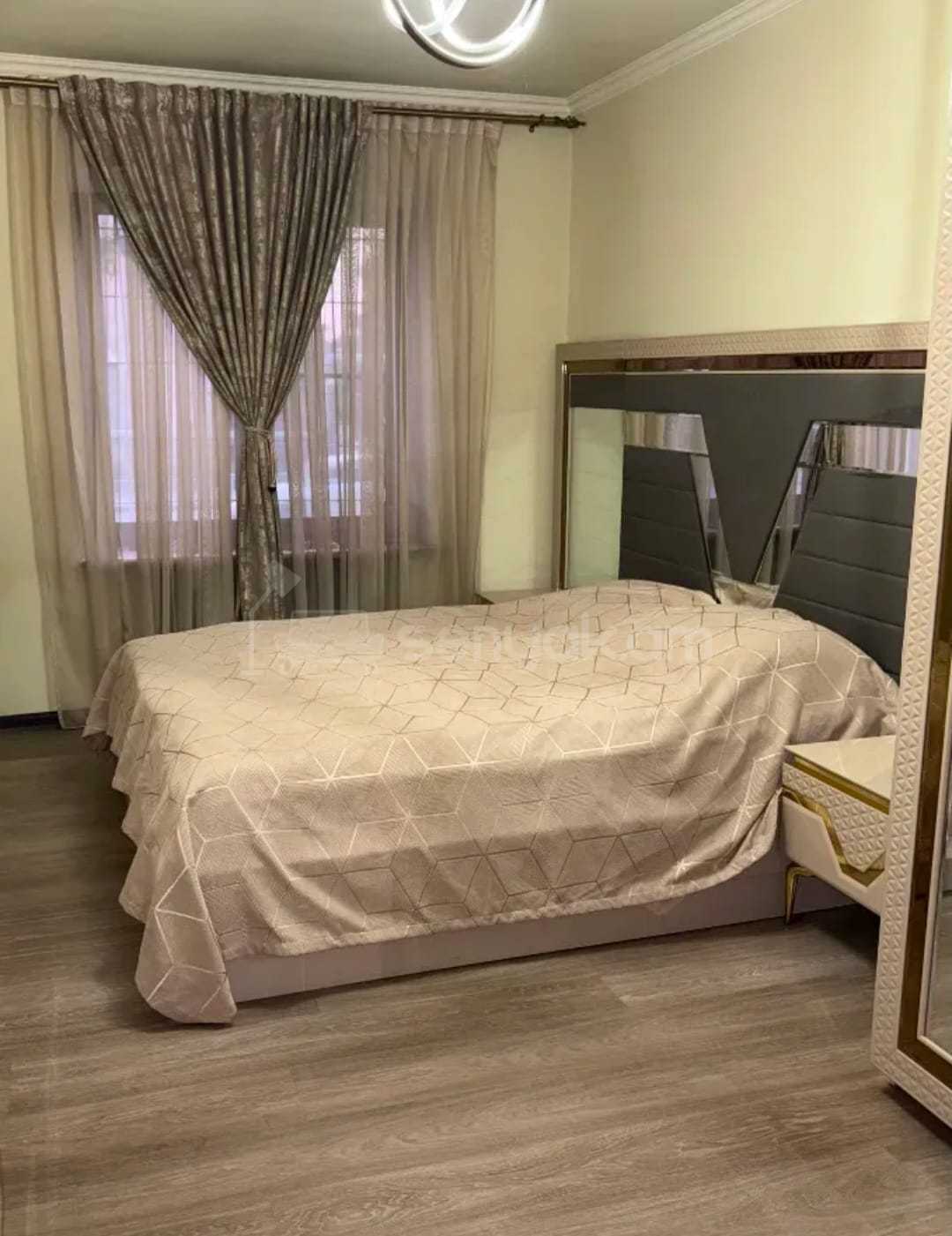 3 Սենյականոց Բնակարան Քարե Շենքում, 75քմ, 1/4 հարկ, Դիզայներական Վերանորոգված