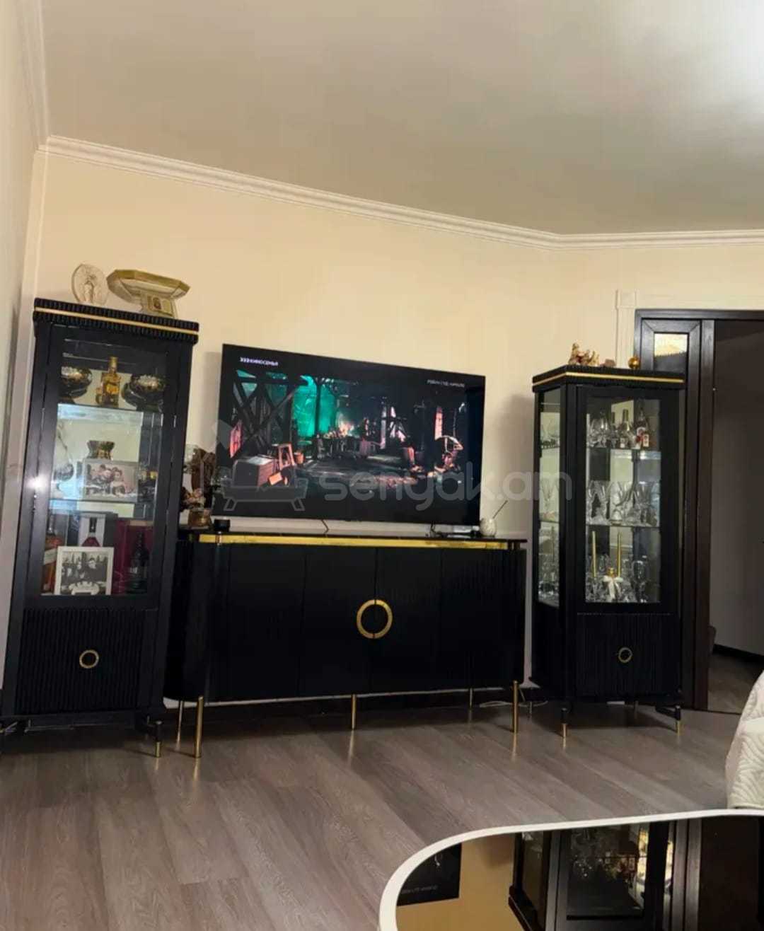 3 Սենյականոց Բնակարան Քարե Շենքում, 75քմ, 1/4 հարկ, Դիզայներական Վերանորոգված