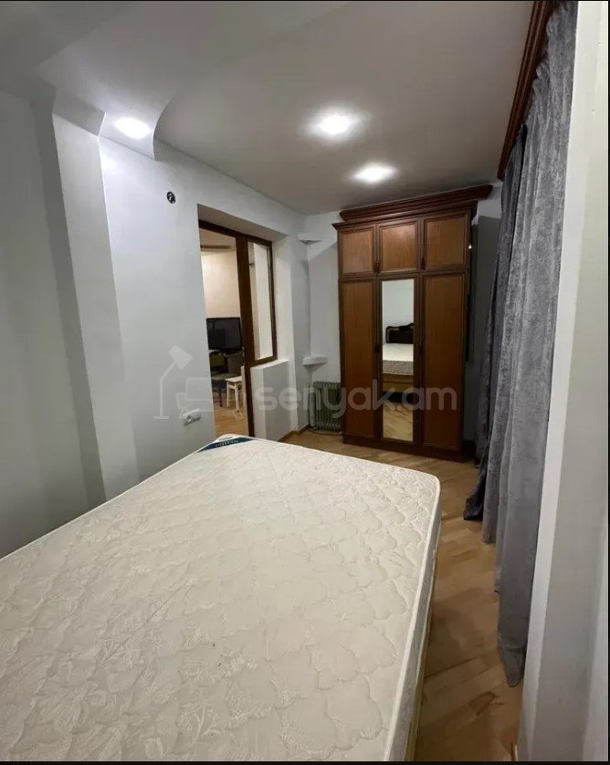 2 Սենյականոց Բնակարան Քարե Շենքում, 41քմ, 2/5 հարկ, Կապիտալ Վերանորոգված, Կահավորված