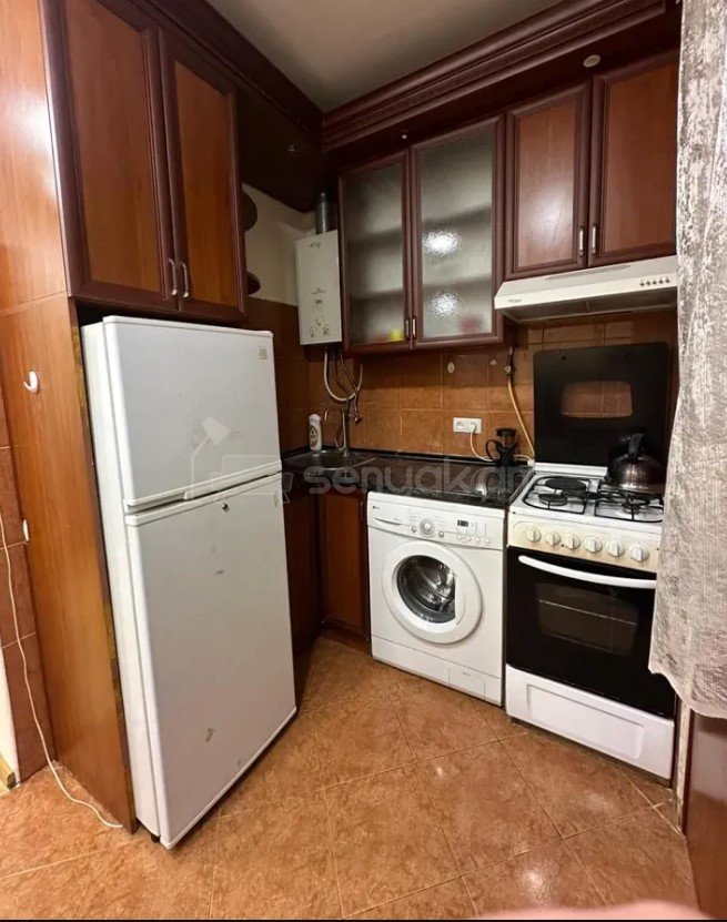 2 Սենյականոց Բնակարան Քարե Շենքում, 41քմ, 2/5 հարկ, Կապիտալ Վերանորոգված, Կահավորված