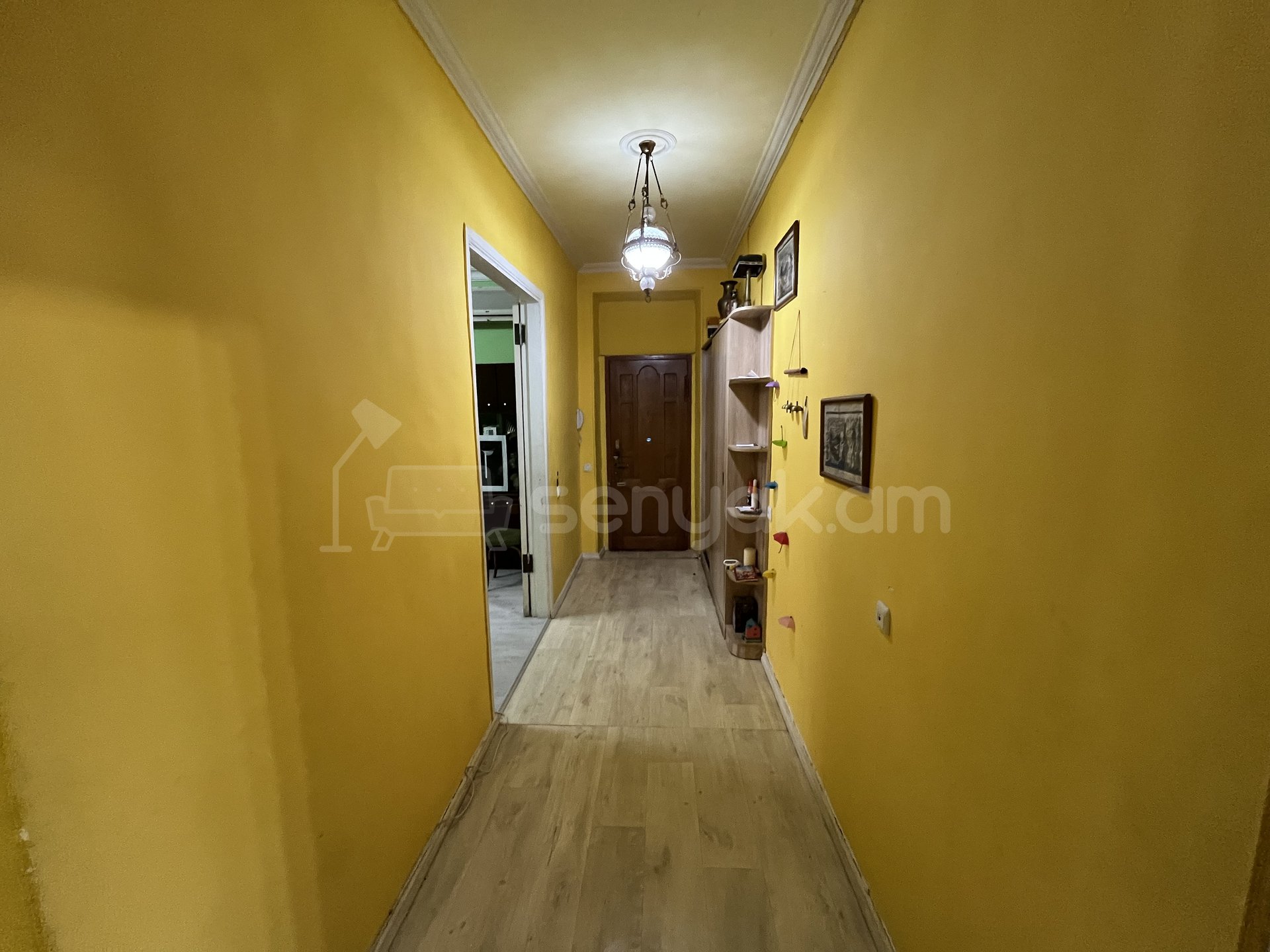 3 Սենյականոց Բնակարան Քարե Շենքում, 68քմ, 4/5 հարկ, Նորմալ Վիճակում